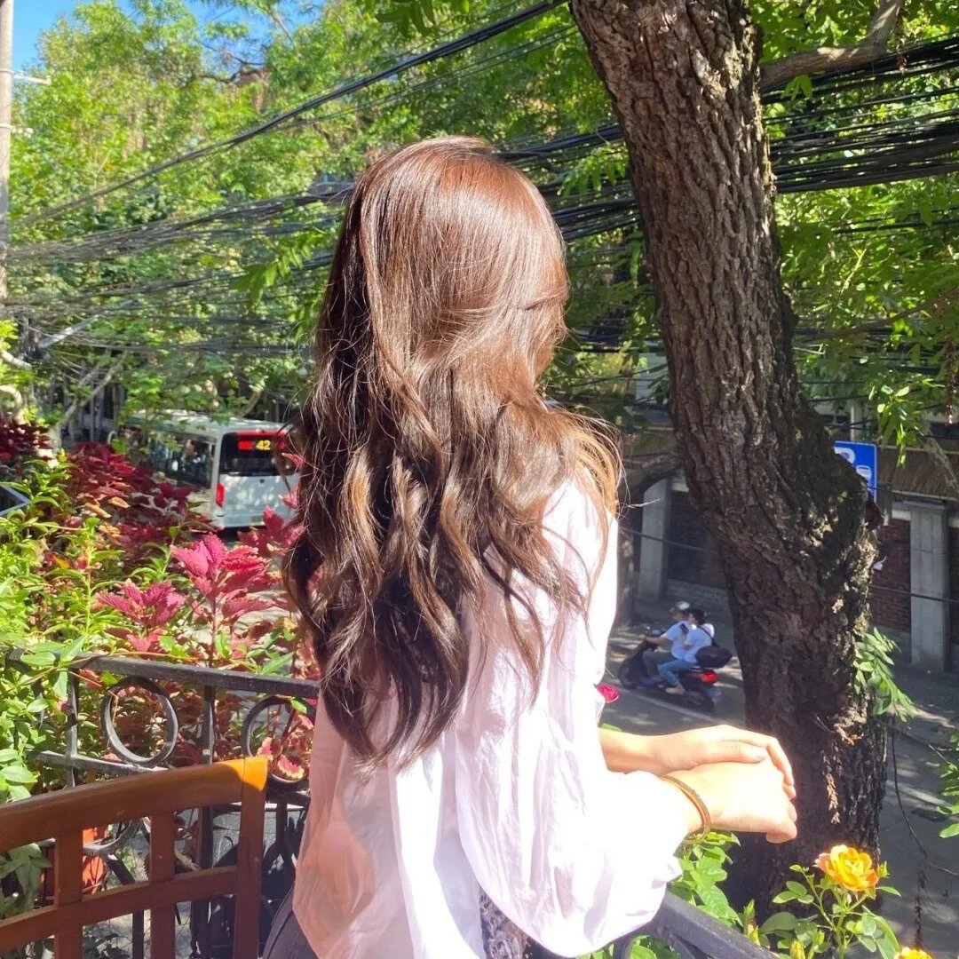 端盘子的我，被女老板拉去结婚